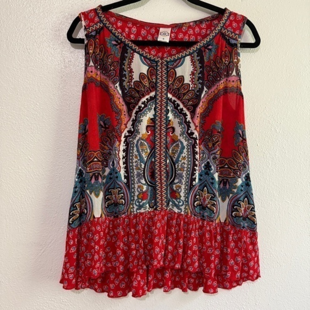 Bila Red and Black Sleeveless Graphic Blouse